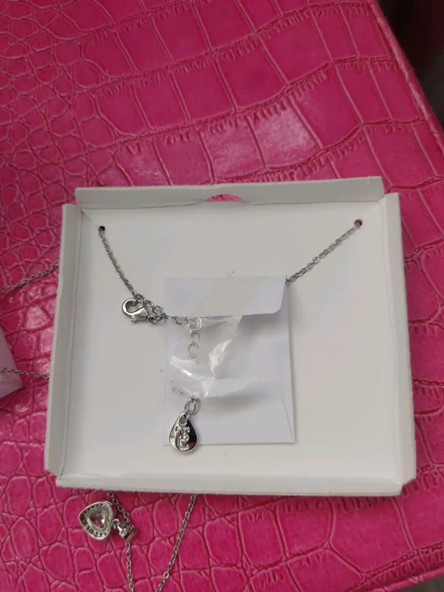 Silver diamante heart drop pendant with chain - Image 2