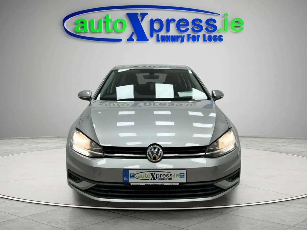 Volkswagen Golf 1.2 TSI Automatic, Reversing camer - Image 3