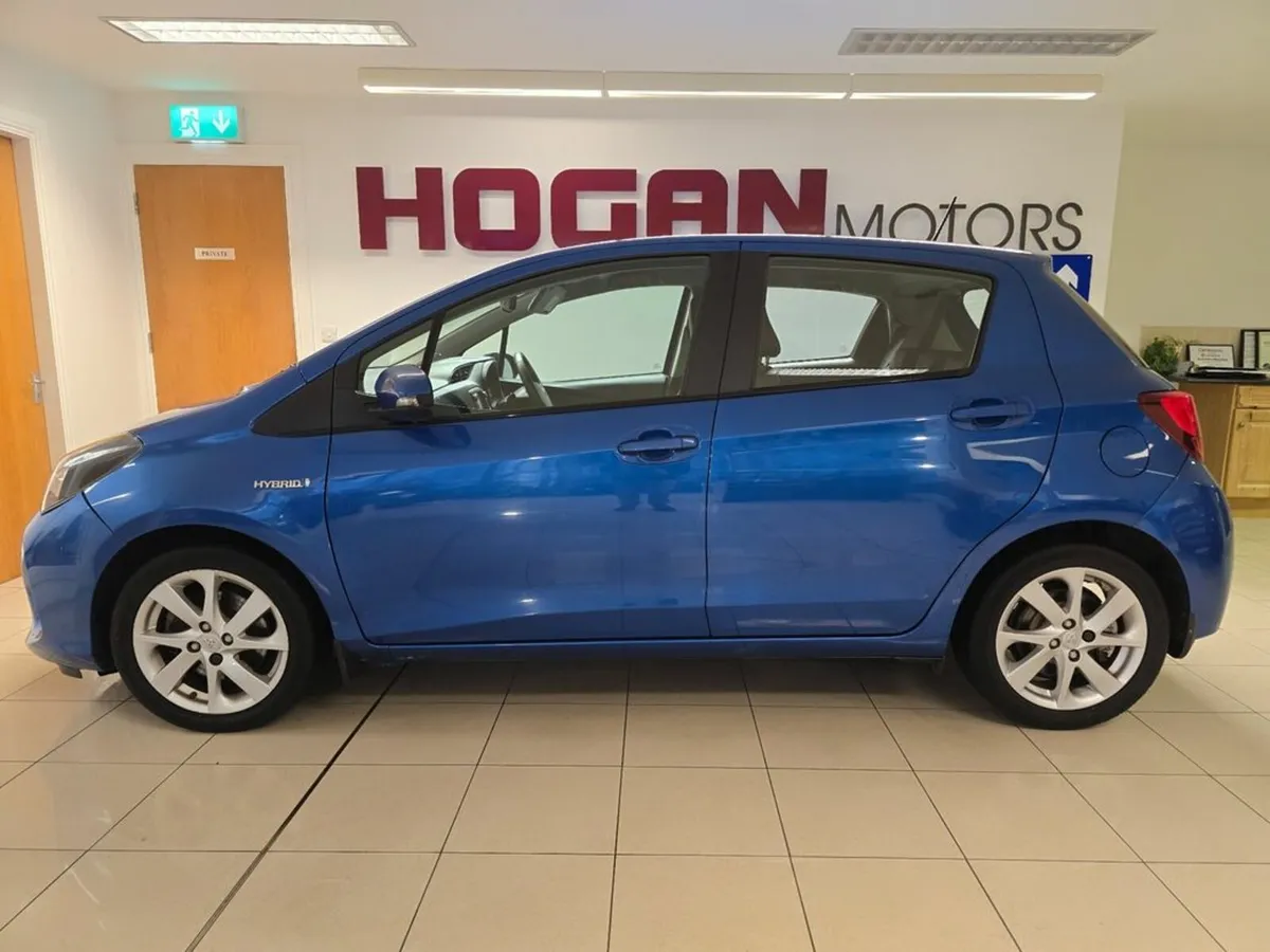 Toyota Yaris Hybrid Excel Automatic - Image 4