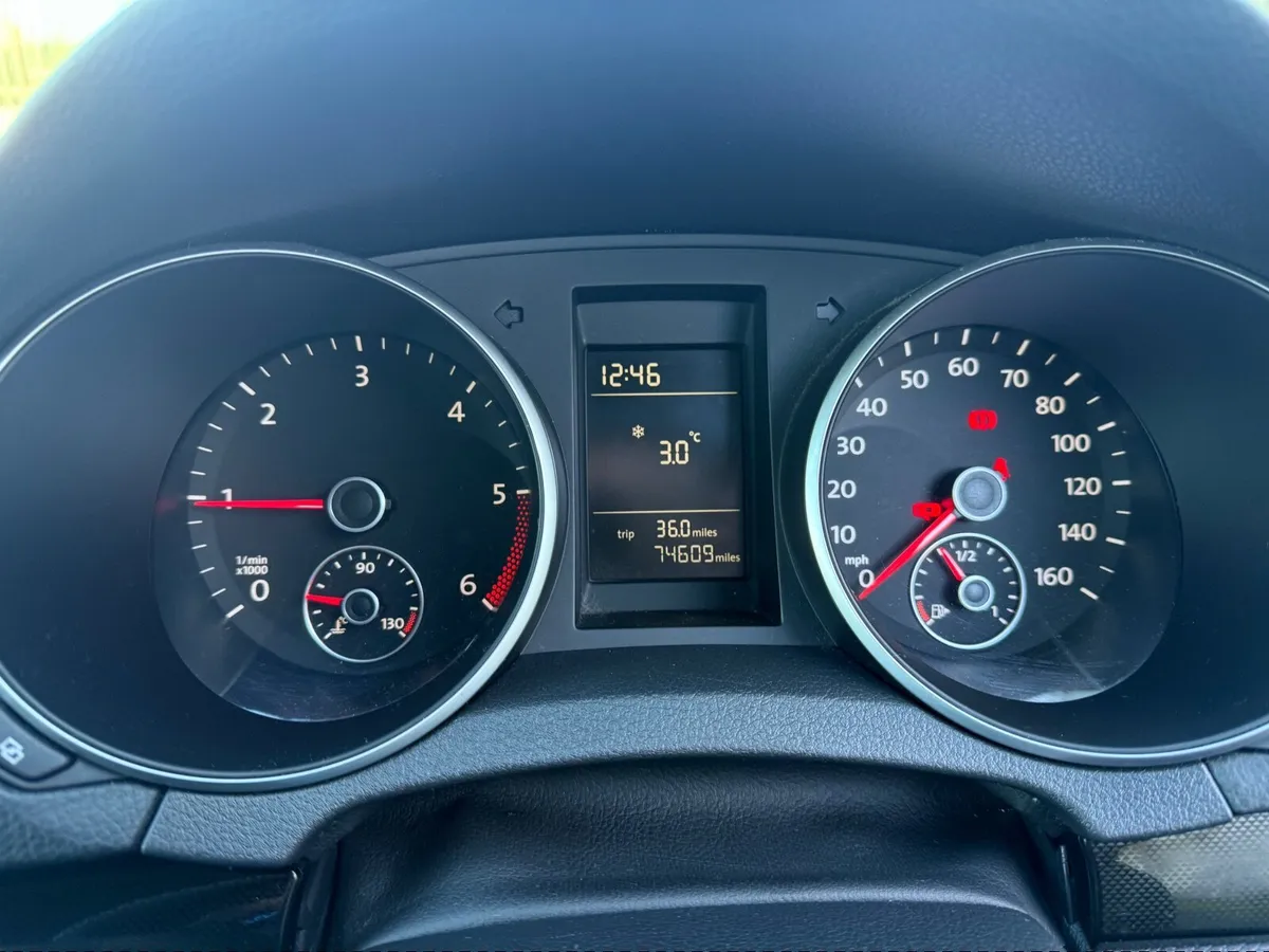 Volkswagen Golf 2009 low mileage - Image 4