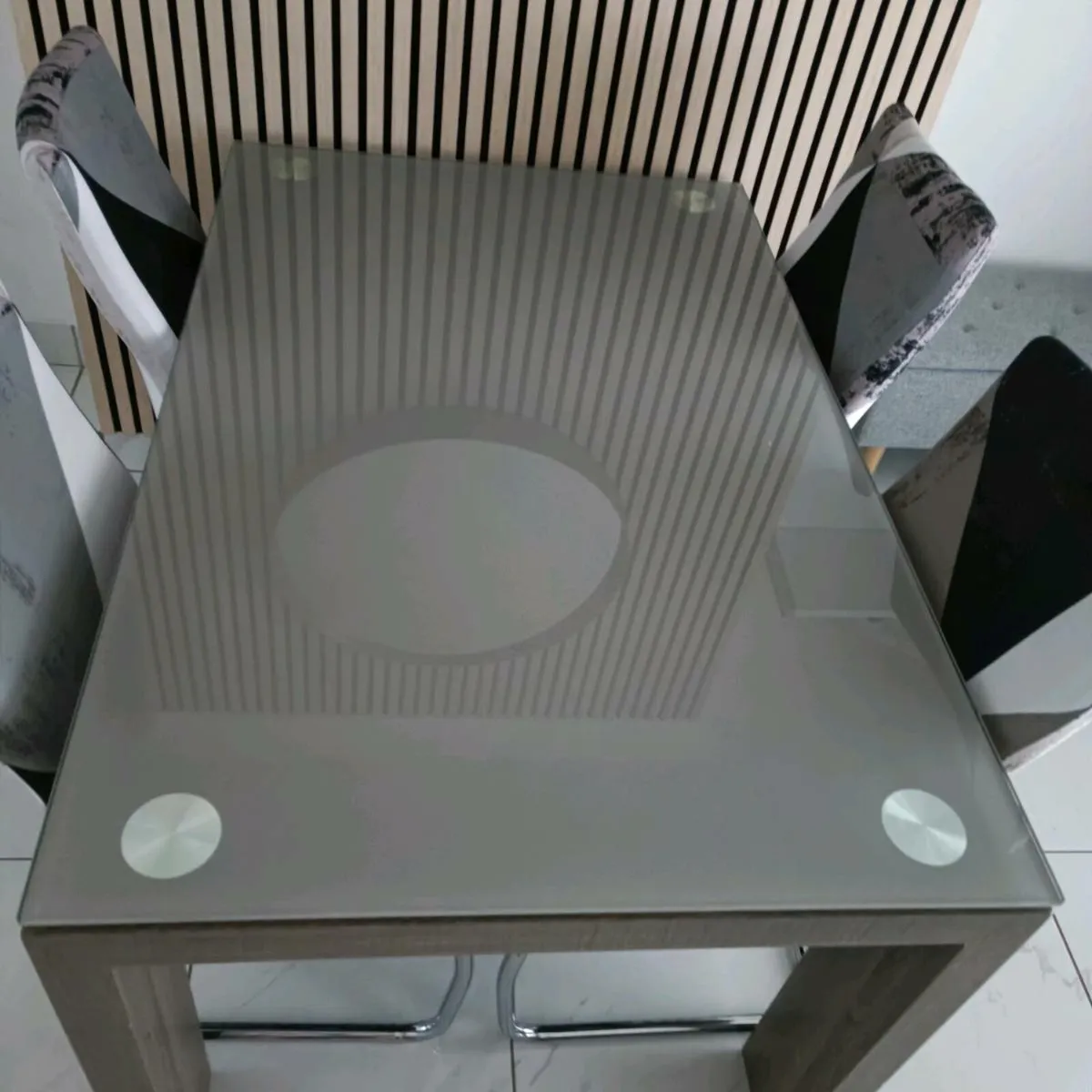 Dining Table & 4x Chairs - Image 3