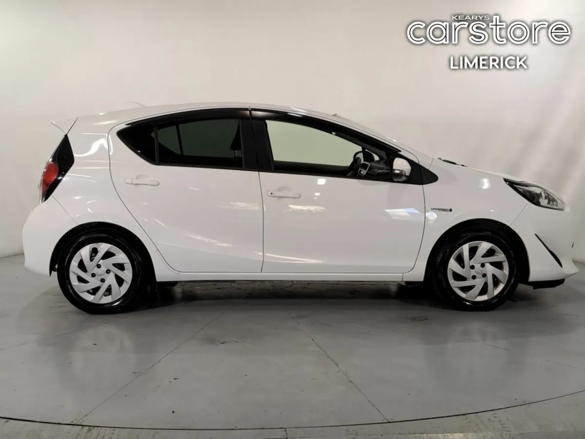 Toyota Aqua 1.8 Hybrid - Image 2