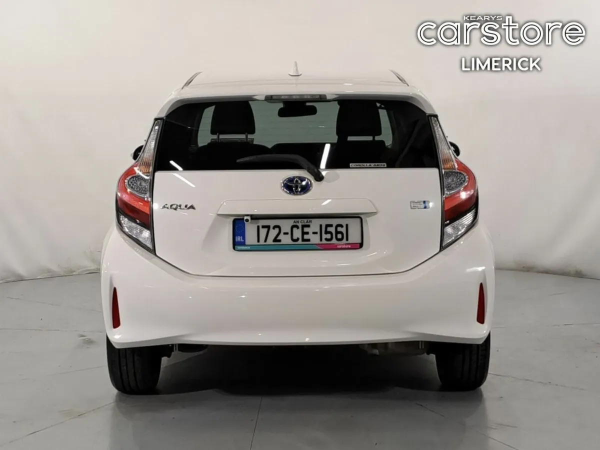 Toyota Aqua 1.8 Hybrid - Image 4