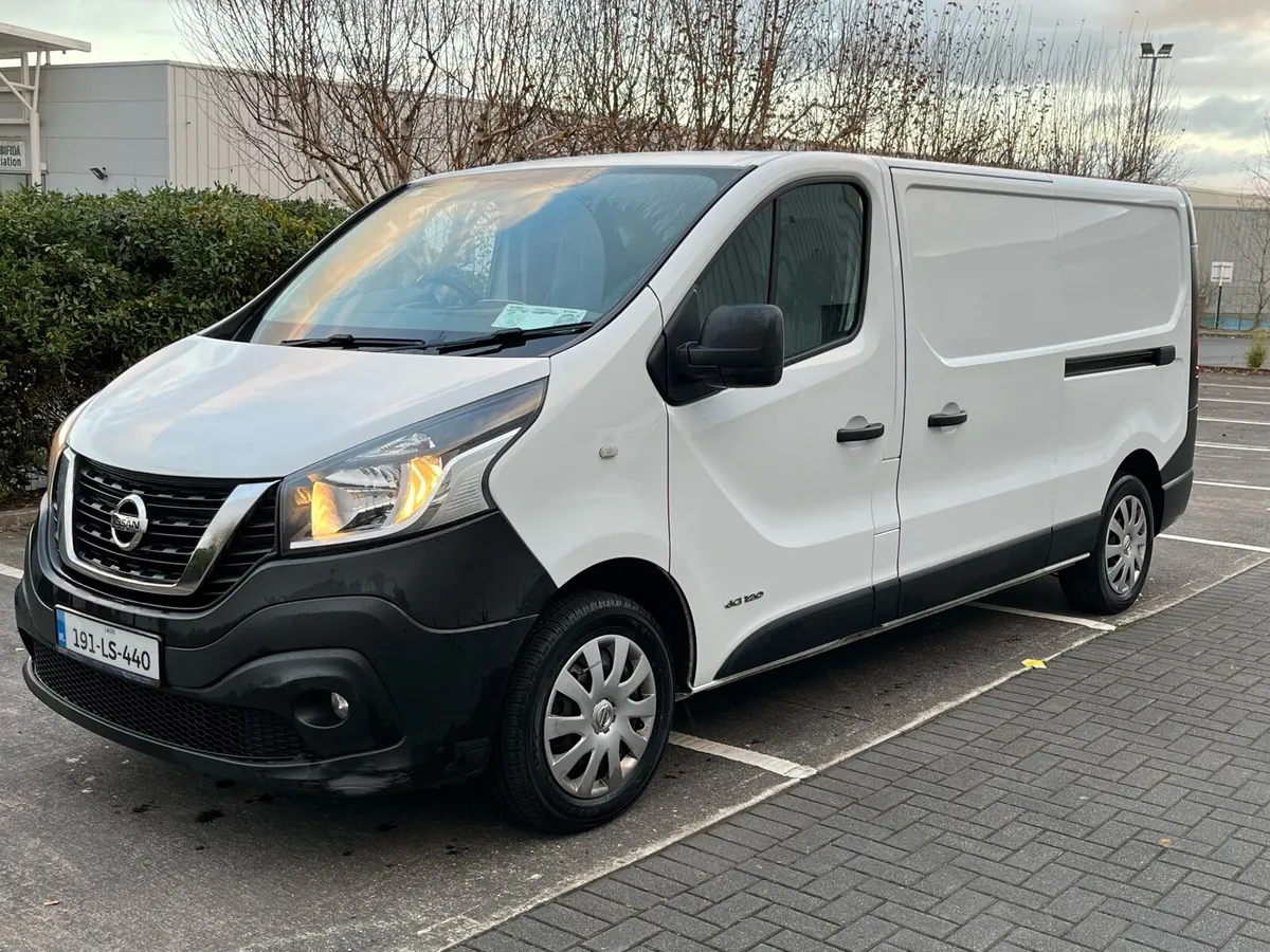 2019 NV300 LWB, Very Very Clean Van!! - Image 2