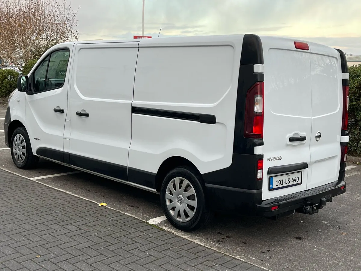 2019 NV300 LWB, Very Very Clean Van!! - Image 3