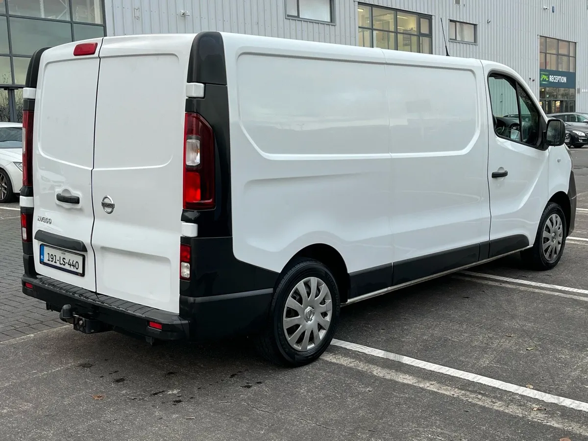 2019 NV300 LWB, Very Very Clean Van!! - Image 4