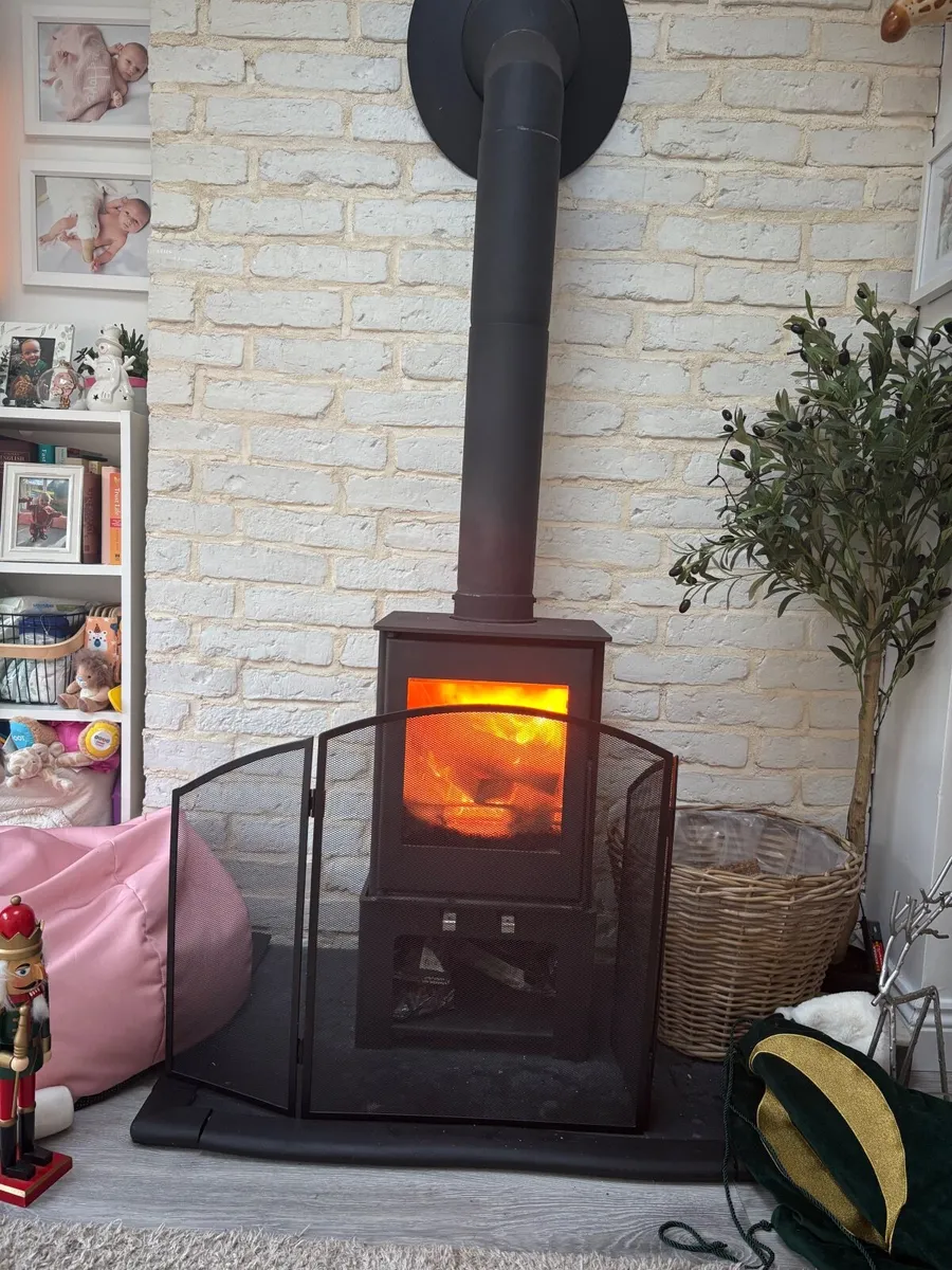 Firearm Stove plus chimney etc - Image 4