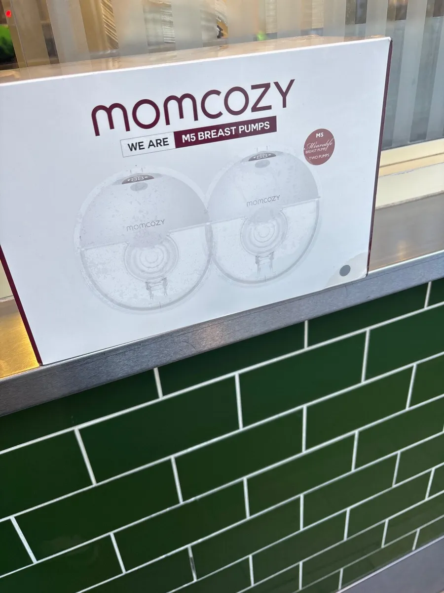 Momcozy m5 double breast pumps - Image 2