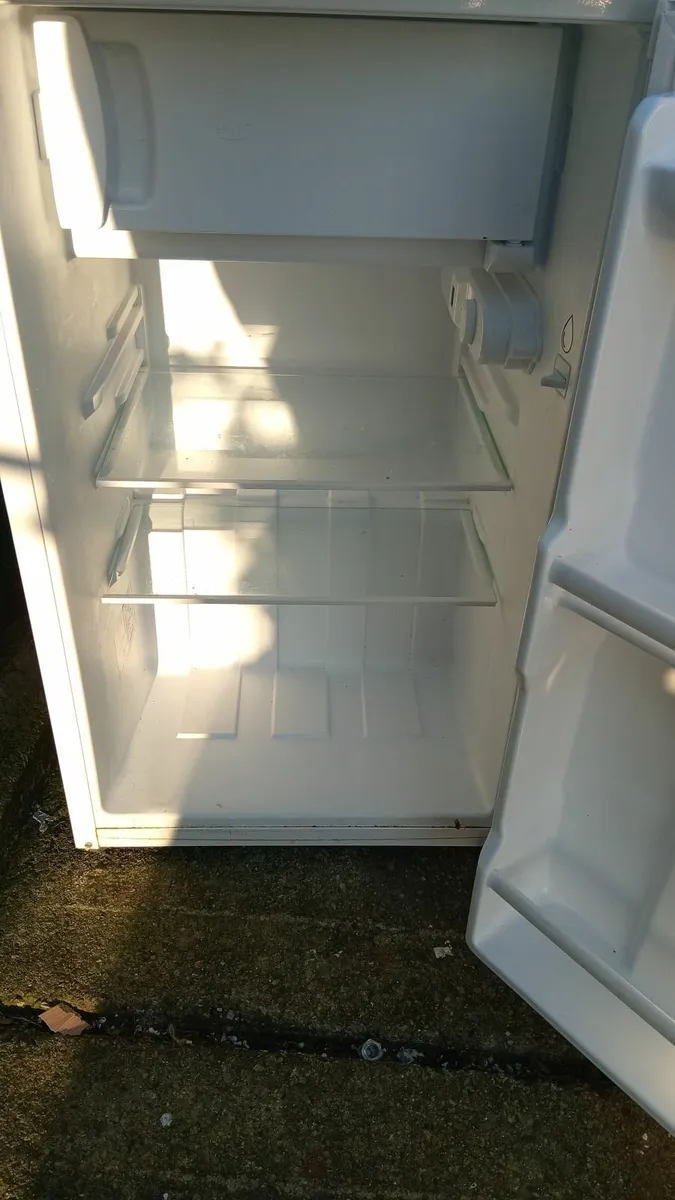 Under counter fridge - Image 2