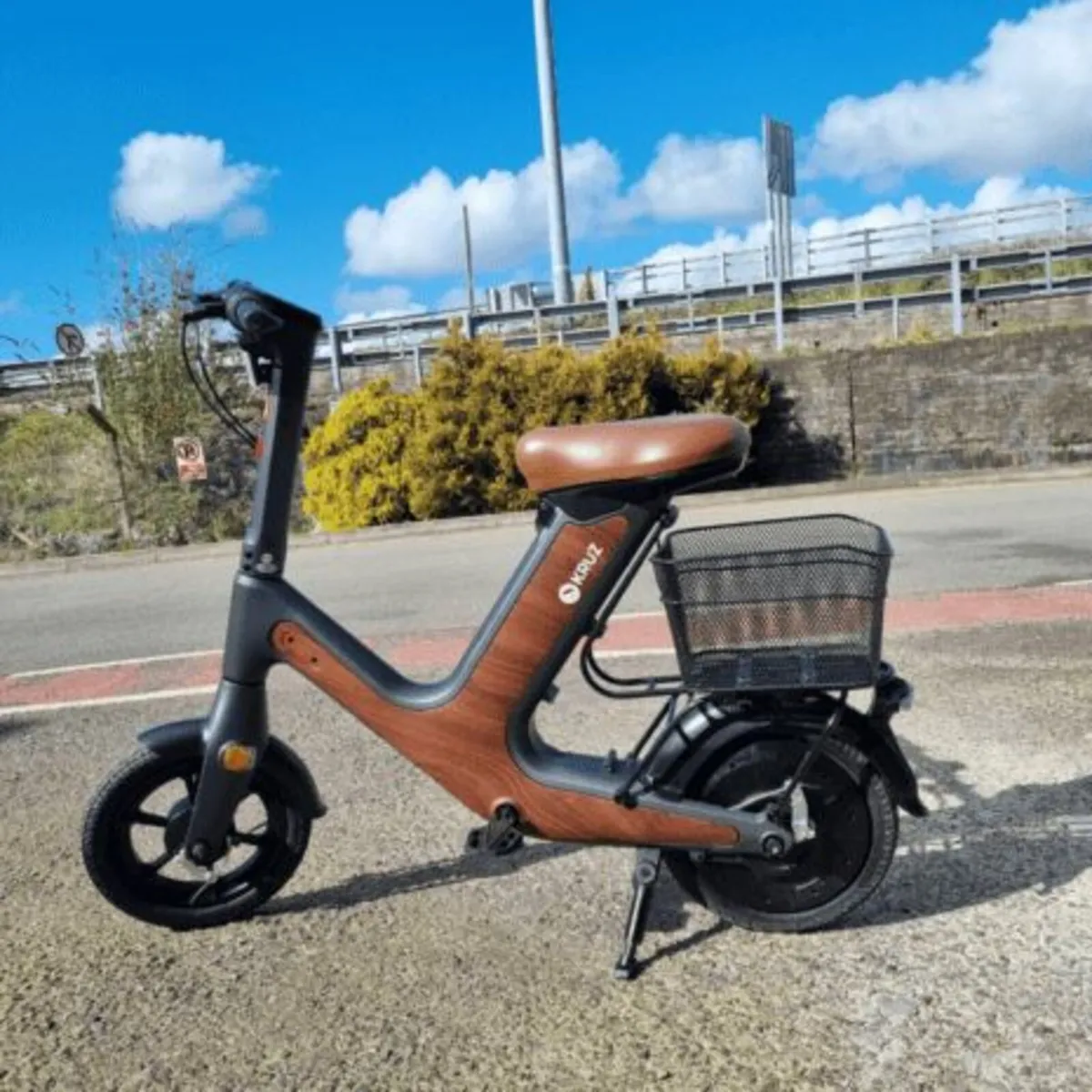 CT – Kruzer Electric Scooter - Image 2