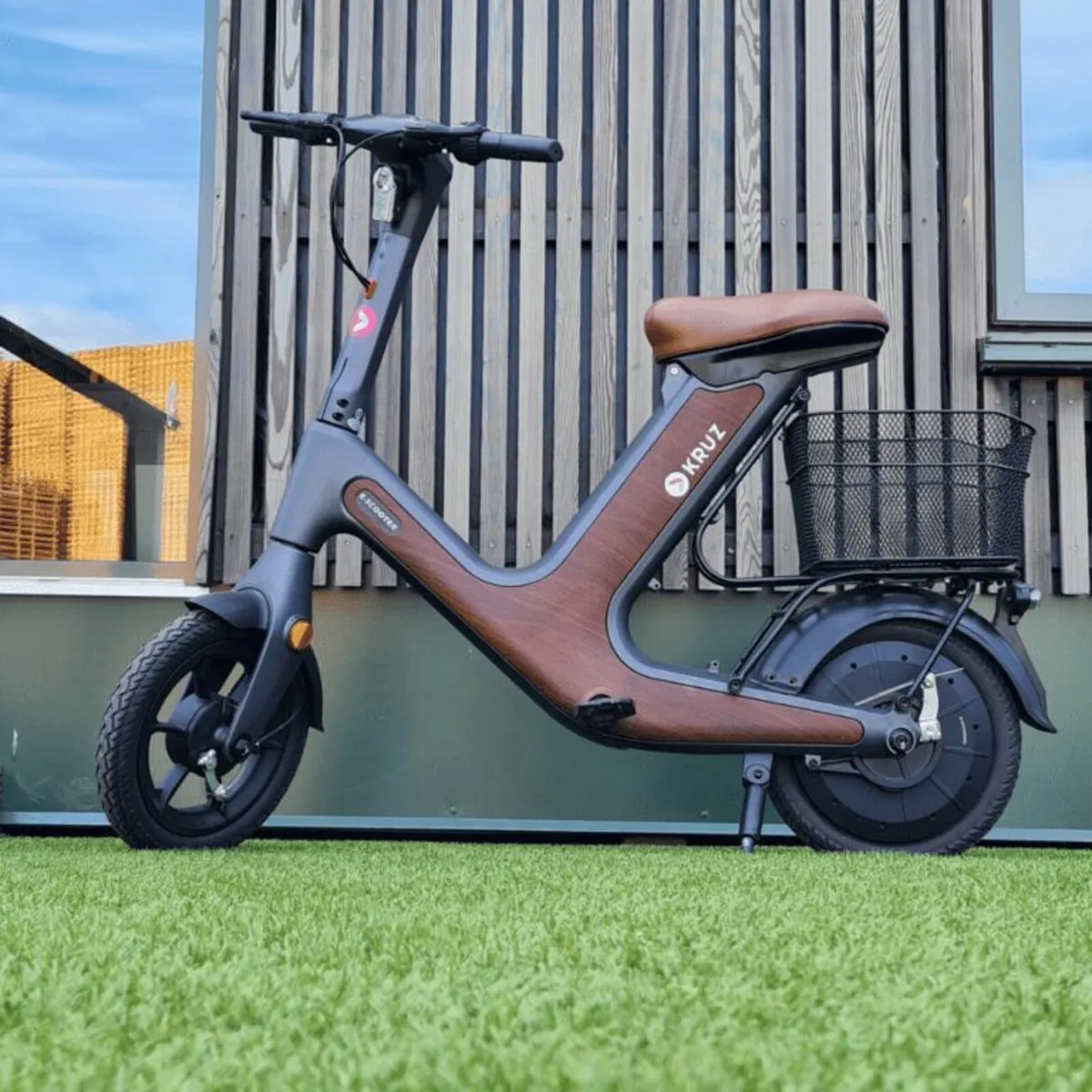 CT – Kruzer Electric Scooter - Image 3