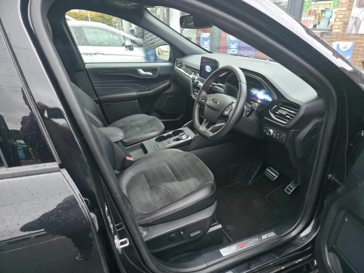 Ford Kuga 2022 ST-Line PHEV - Image 3