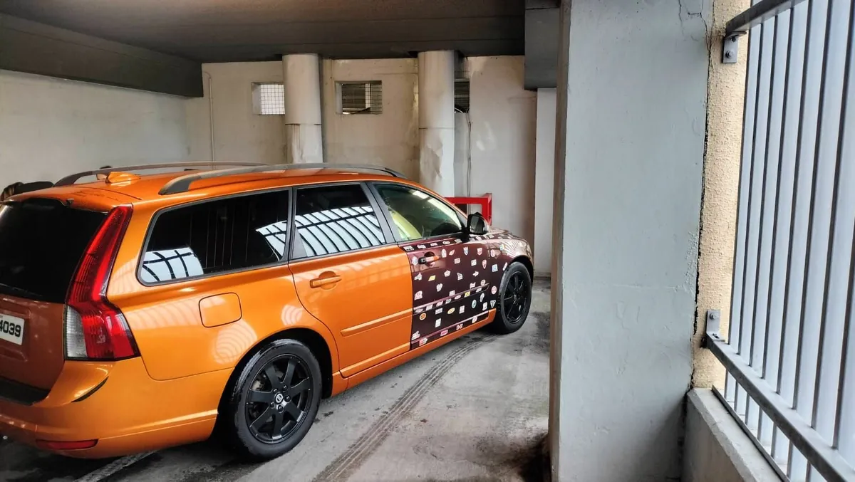 Volvo V50 2010 - Image 2