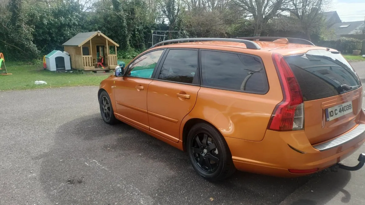 Volvo V50 2010 - Image 4