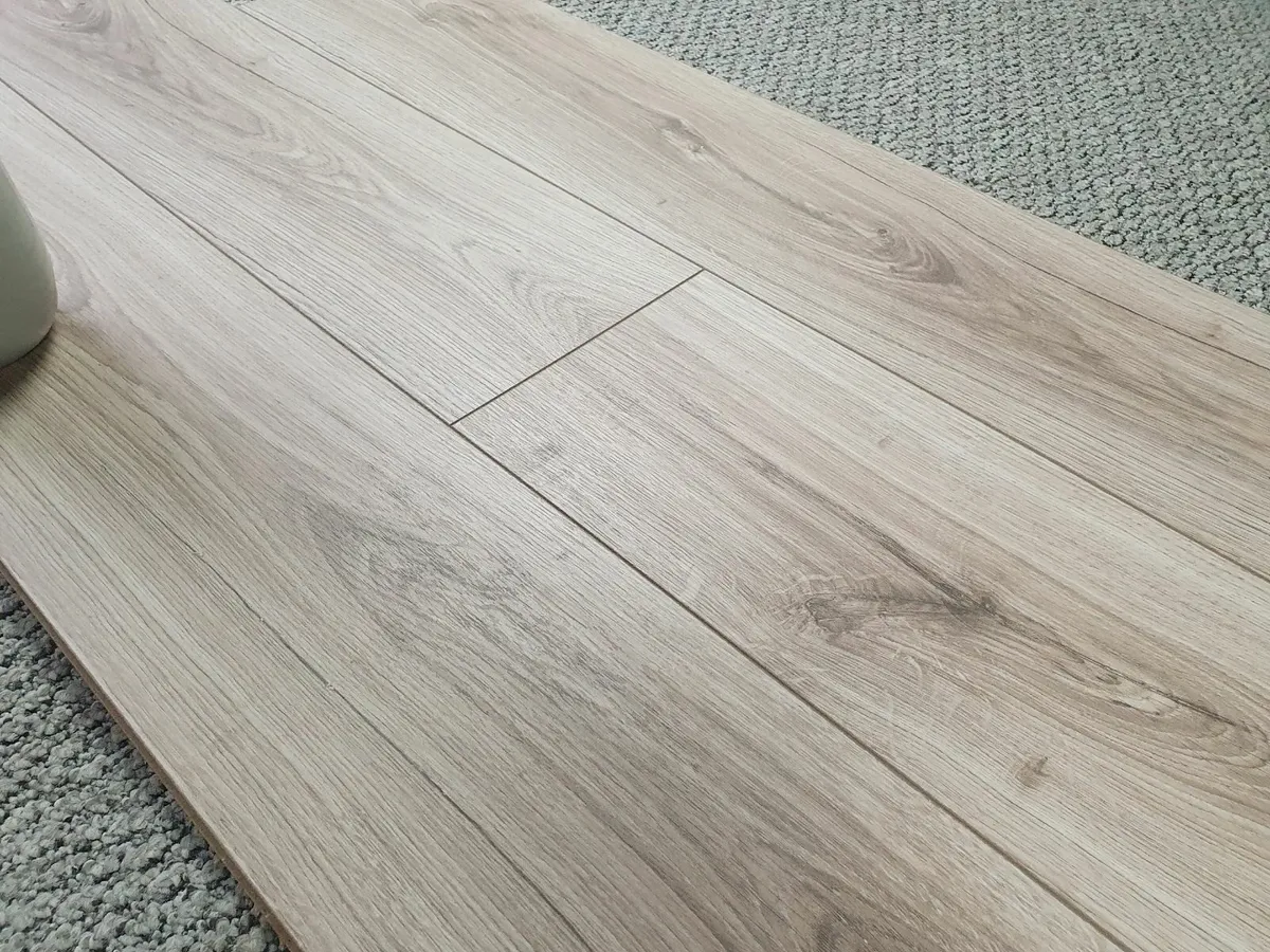 8mm Driftwood click flooring - Image 3