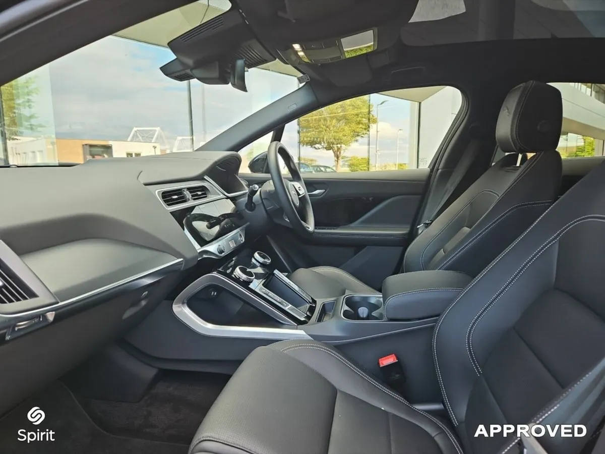Jaguar I-Pace EV400 AWD SE DYNAMIC - Image 3