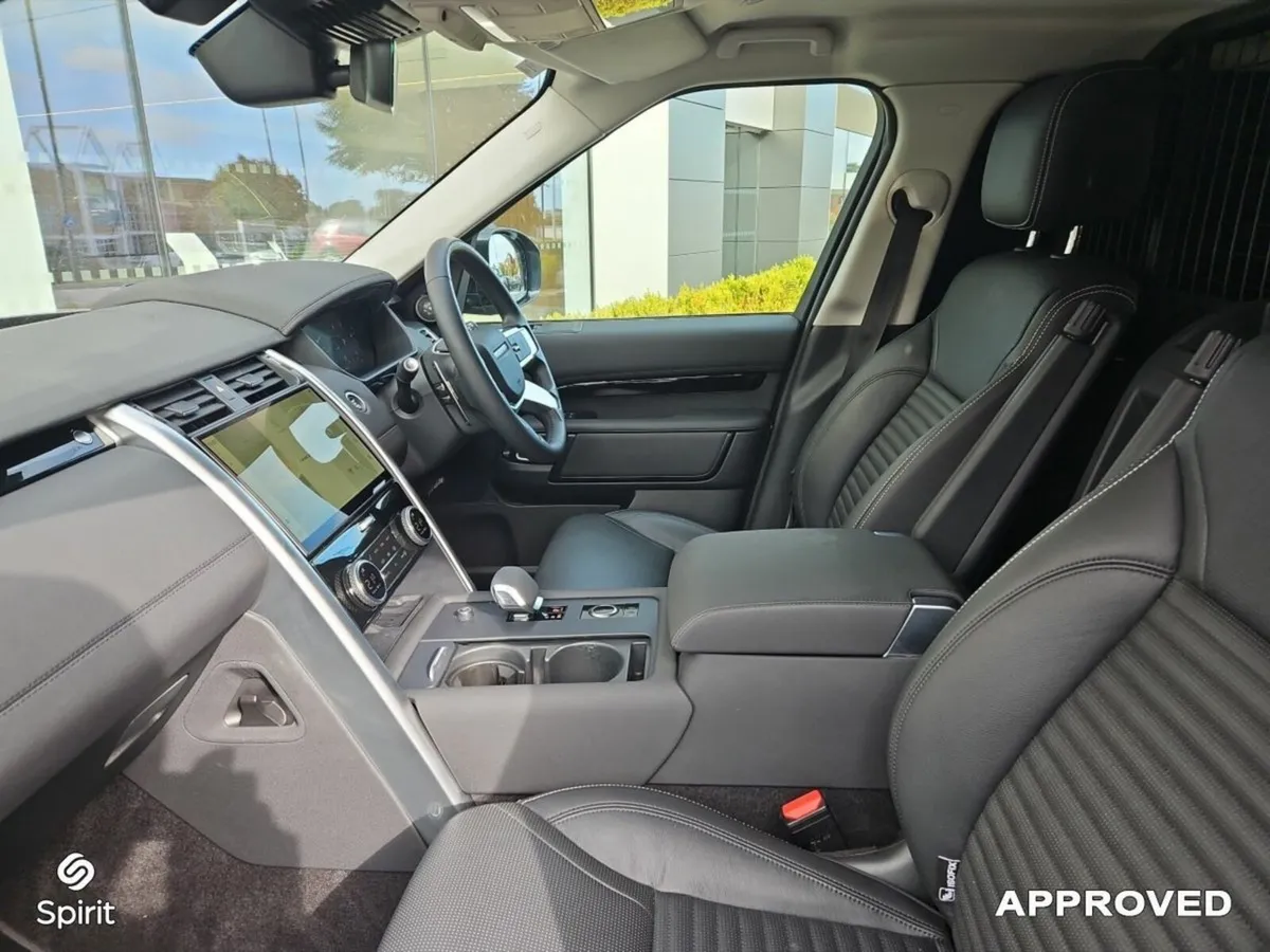 Land Rover Discovery 3.0 D SE Commercial - Image 4