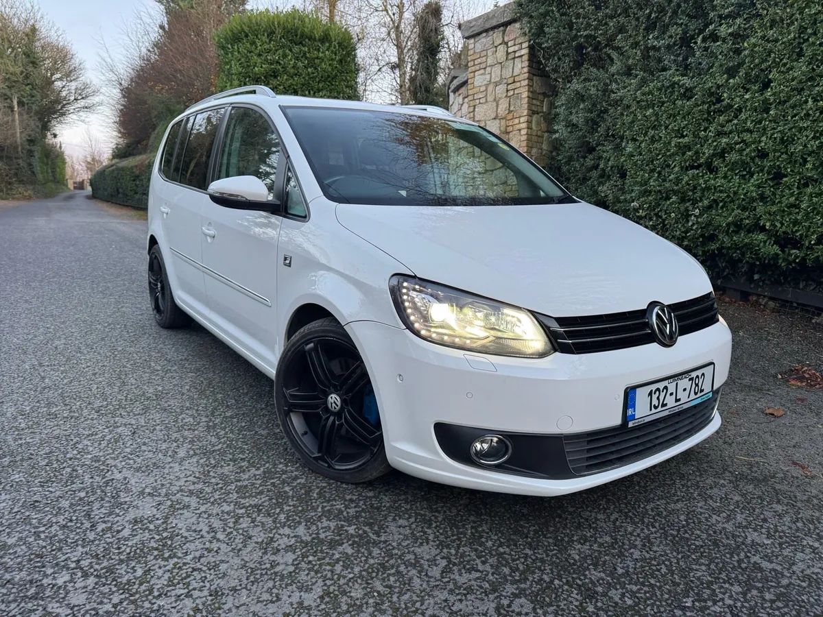 Wolksvagen Touran automatic - Image 2