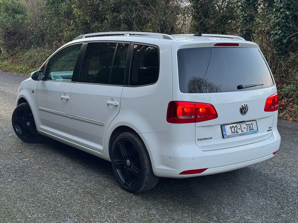 Wolksvagen Touran automatic - Image 3