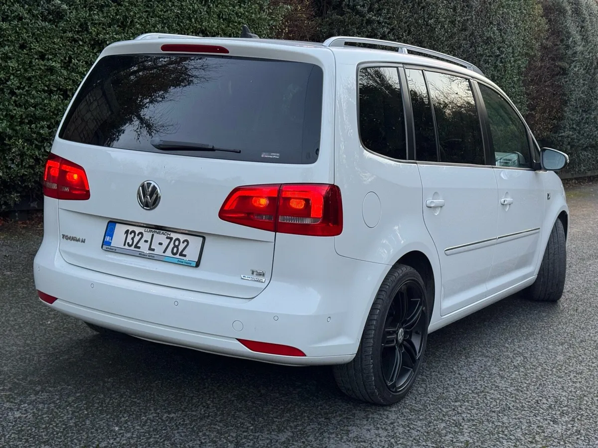 Wolksvagen Touran automatic - Image 4