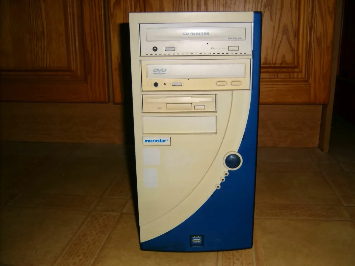 mikrostar computer - Image 1