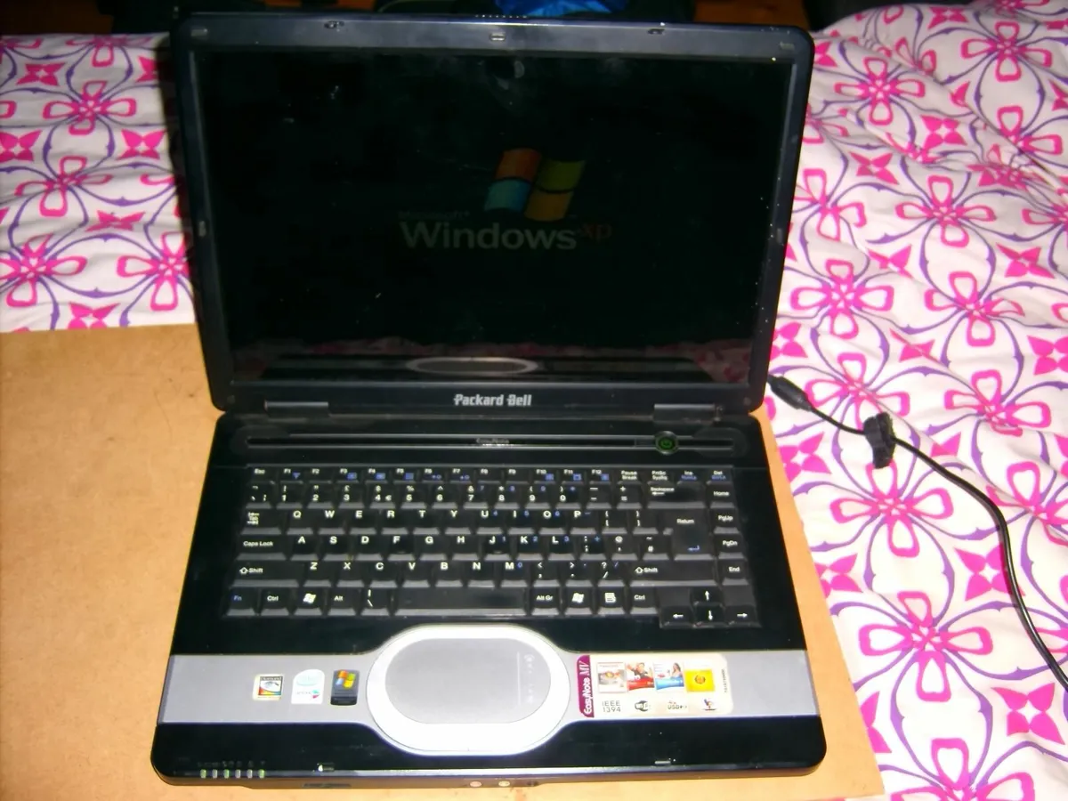 Packer bell laptop - Image 1