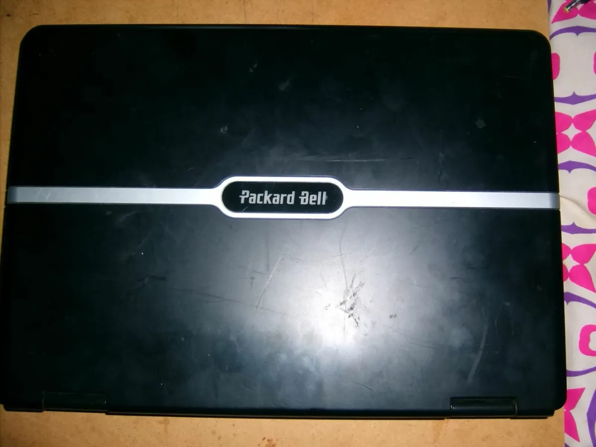 Packer bell laptop - Image 4