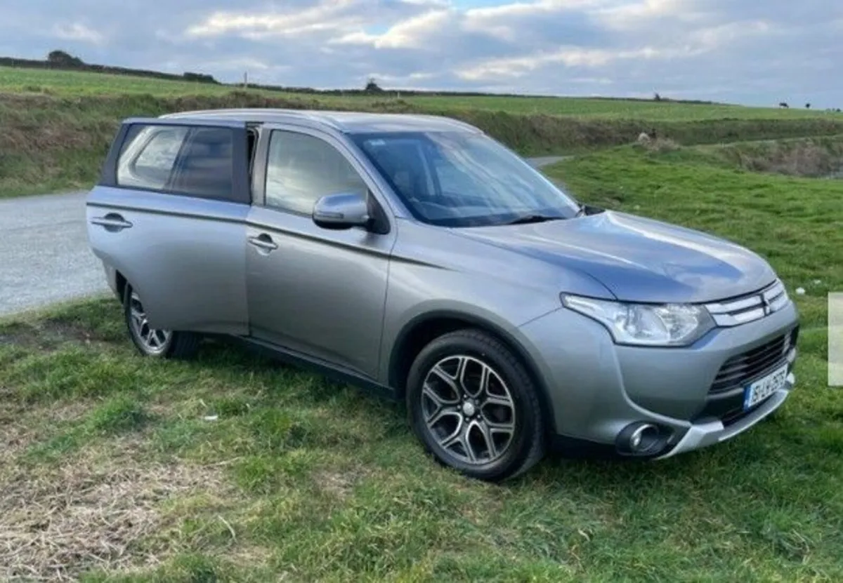 Mitsubishi Outlander 2015 - Image 2