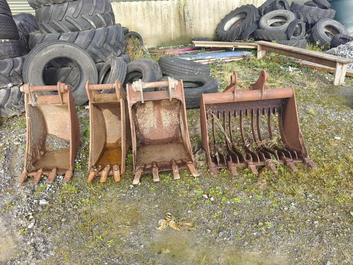 07 CAT 432E - Image 2