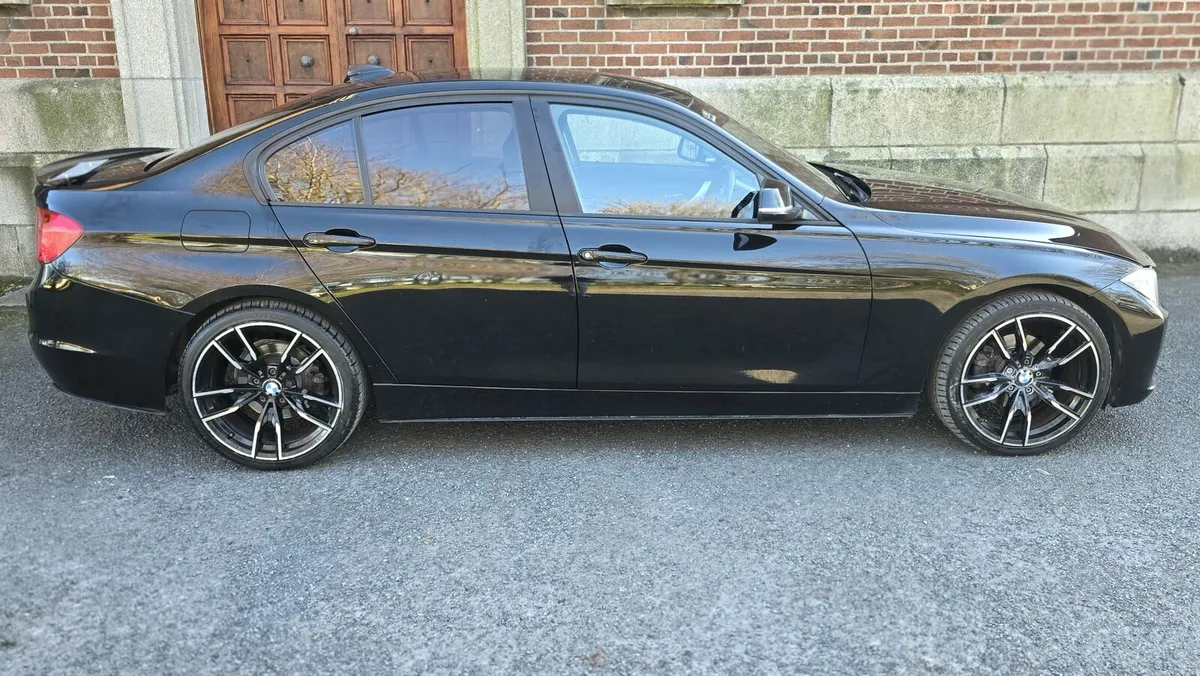 BMW 3 Series 316D - Image 3