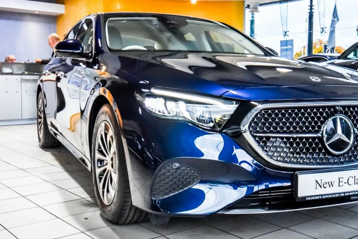 Mercedes-Benz E-Class E220d Avantgarde Plus Auto - Image 4