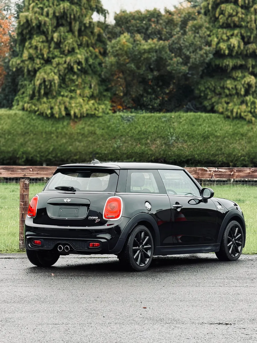 Mini Cooper SD 2.0 2017 With Full service History - Image 4