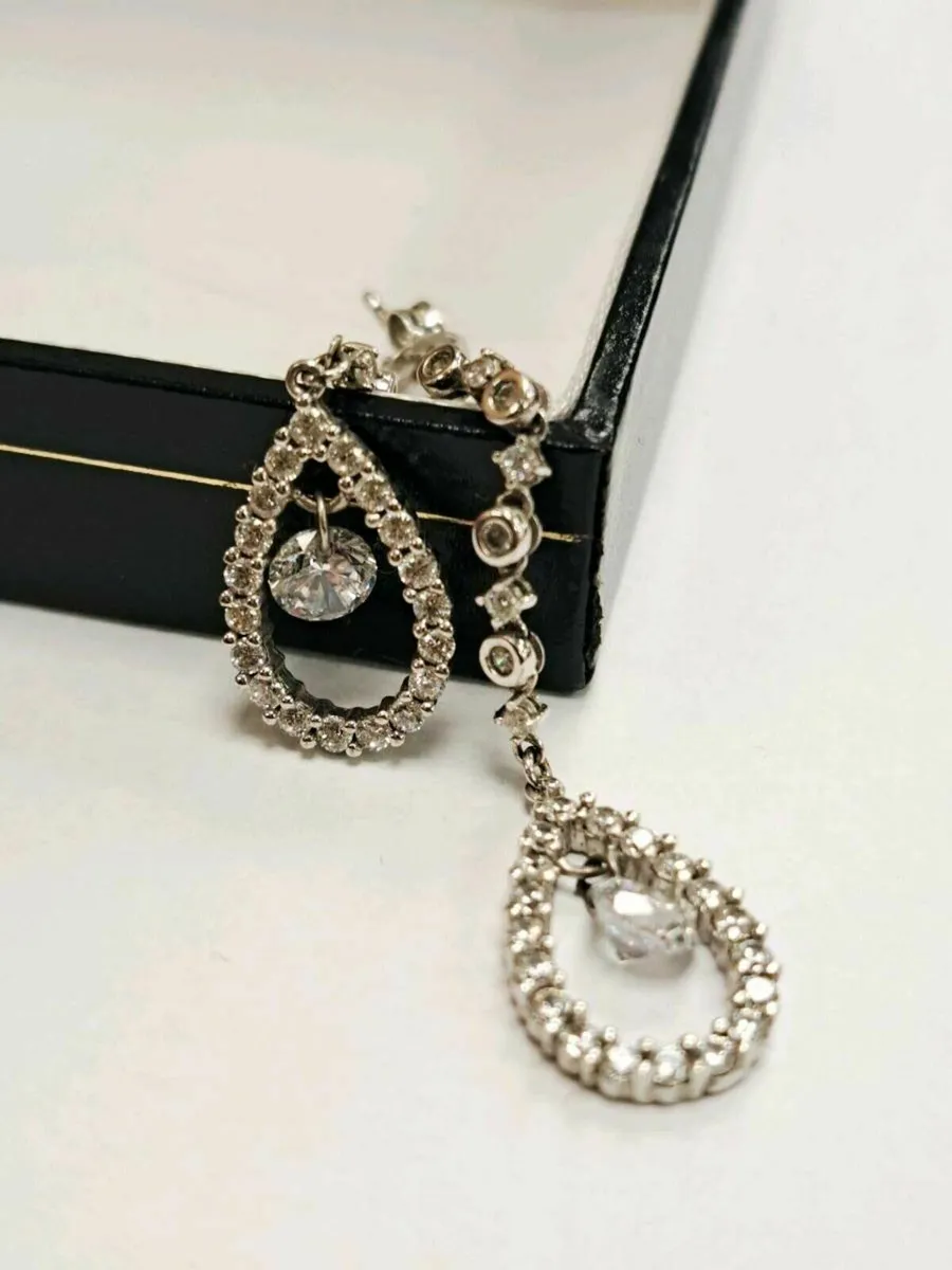 9K White Gold Earrings 9CT - Image 1