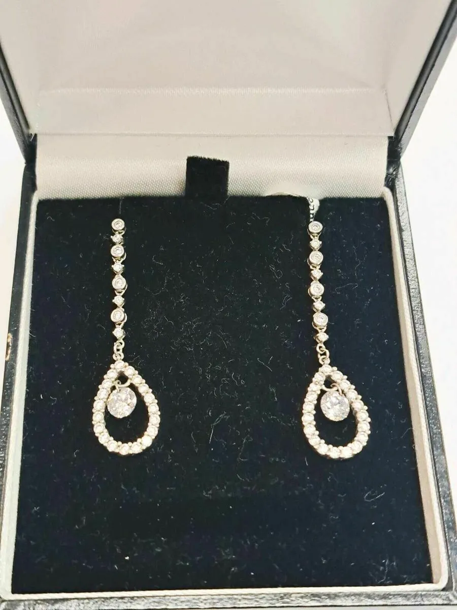 9K White Gold Earrings 9CT - Image 2