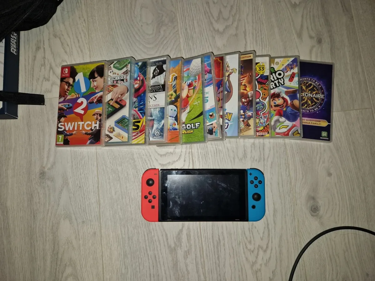 Nintendo Switch with 13 games - Image 1