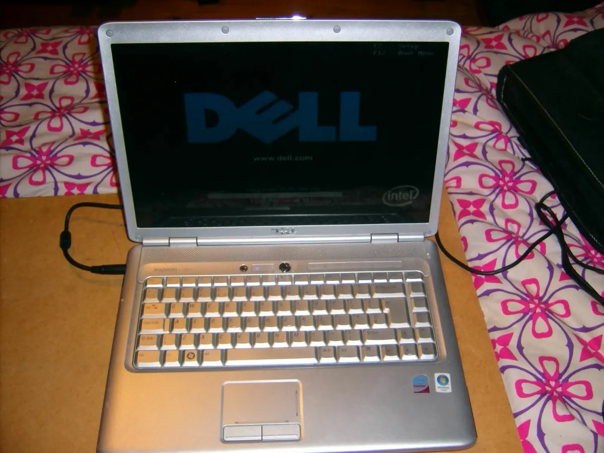 Dell laptop - Image 1