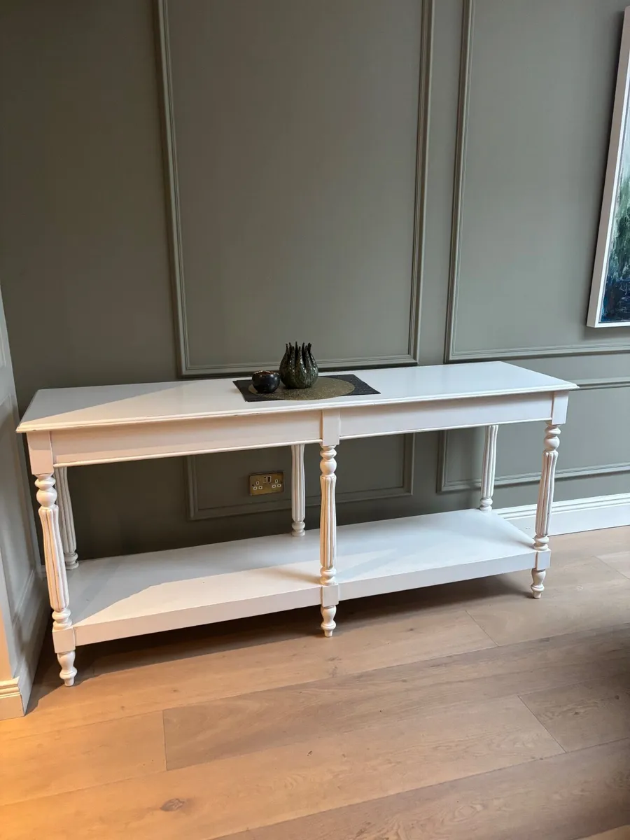 Console table - Image 1