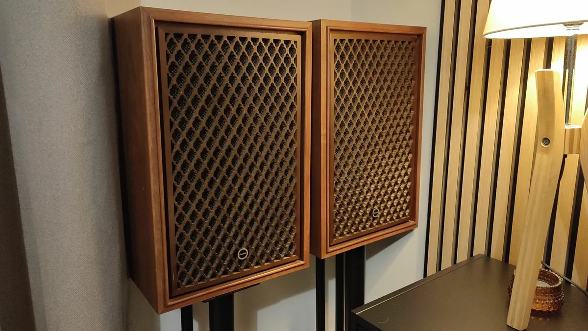 SANSUI SP-50 speakers. VGC. Recaped. With stands. - Image 2