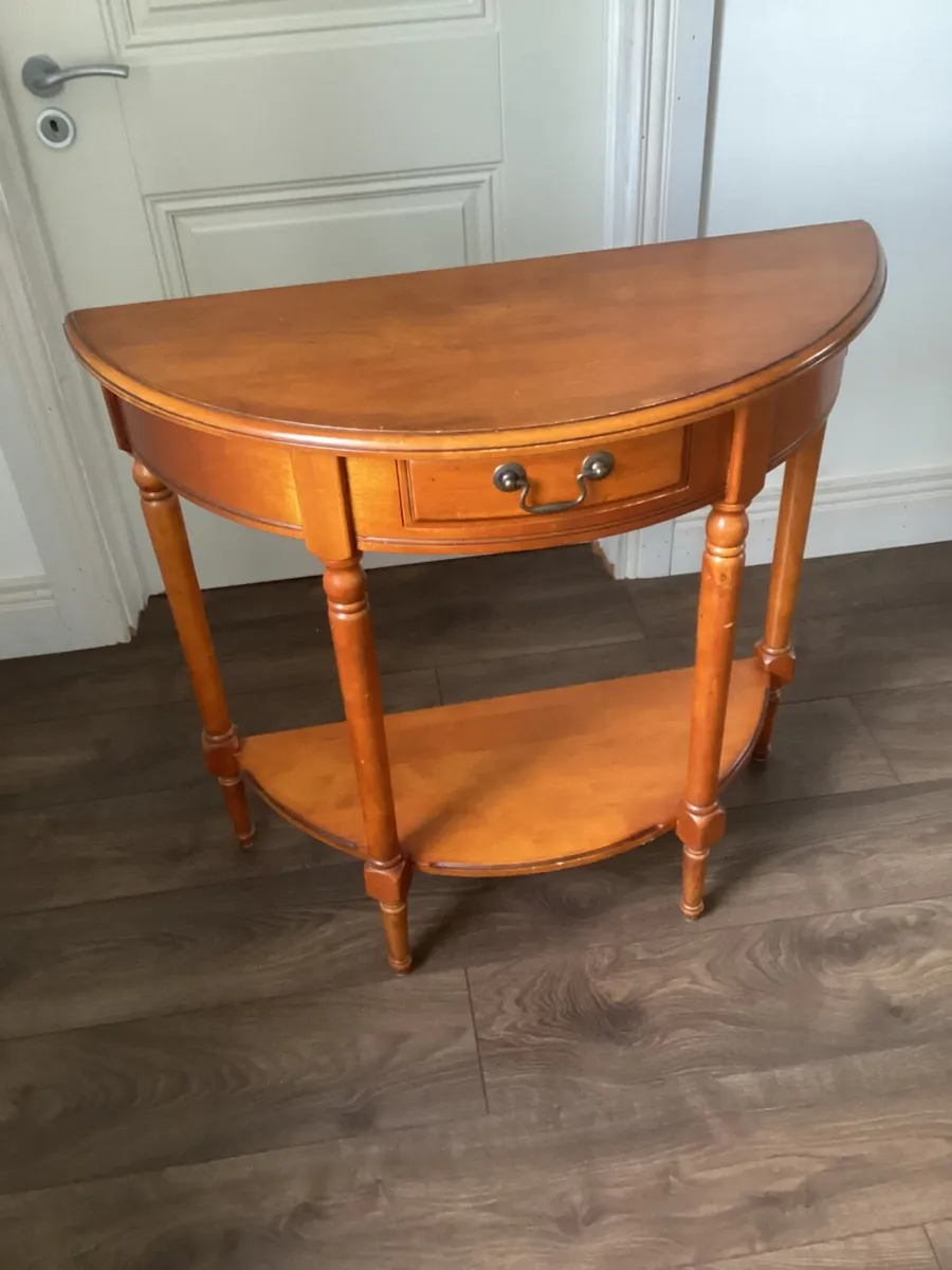 Console table - Image 1