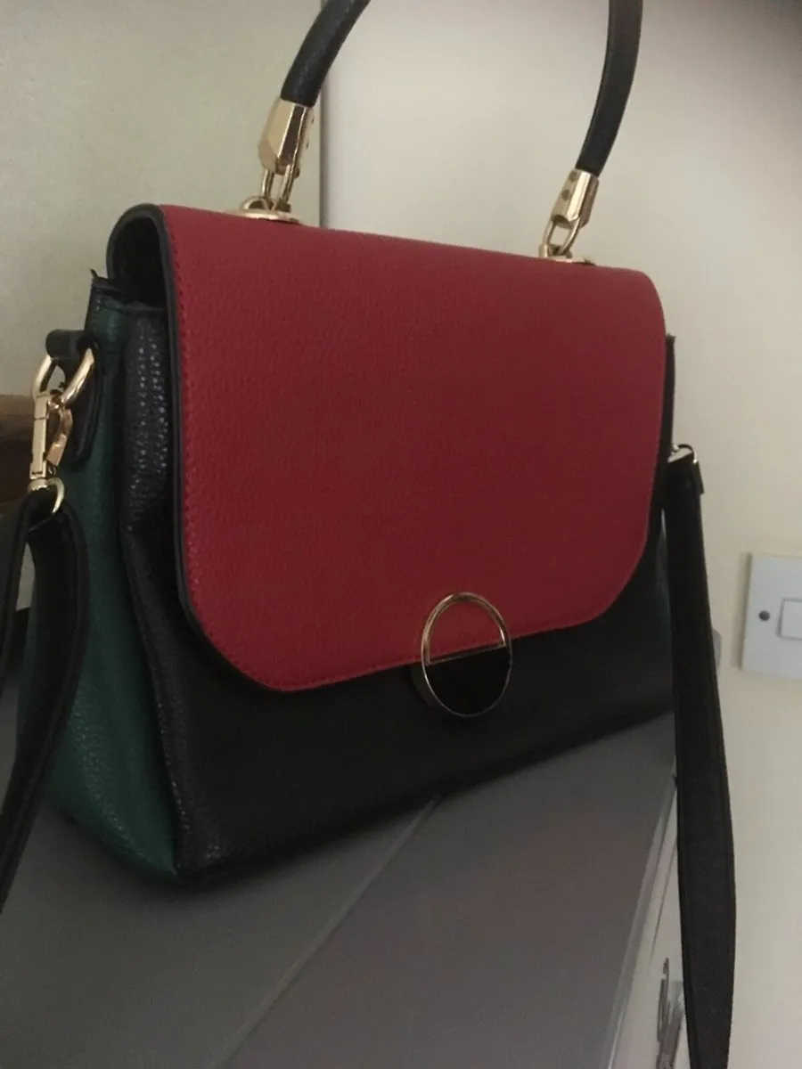 Beautiful Handbag with unusual Colour Design - Image 4