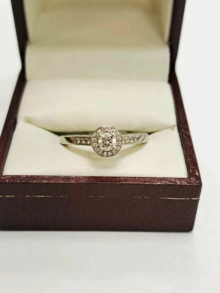 14K White Gold Diamond Ring 14CT - Image 1