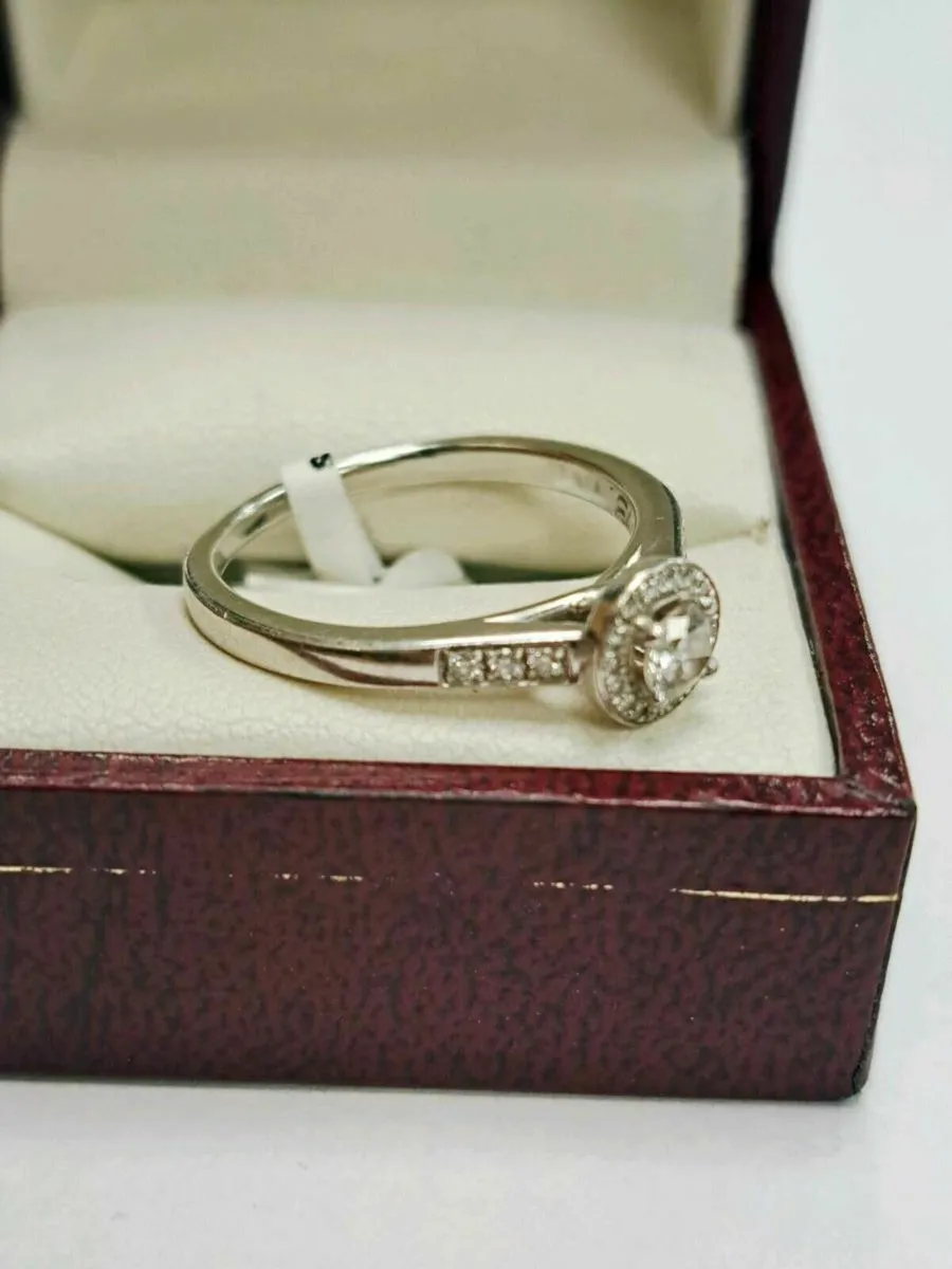 14K White Gold Diamond Ring 14CT - Image 2