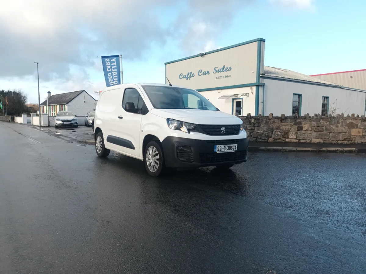 2022 Peugeot Partner PROFESSIONAL PLUS 1.5 H HDI - Image 1