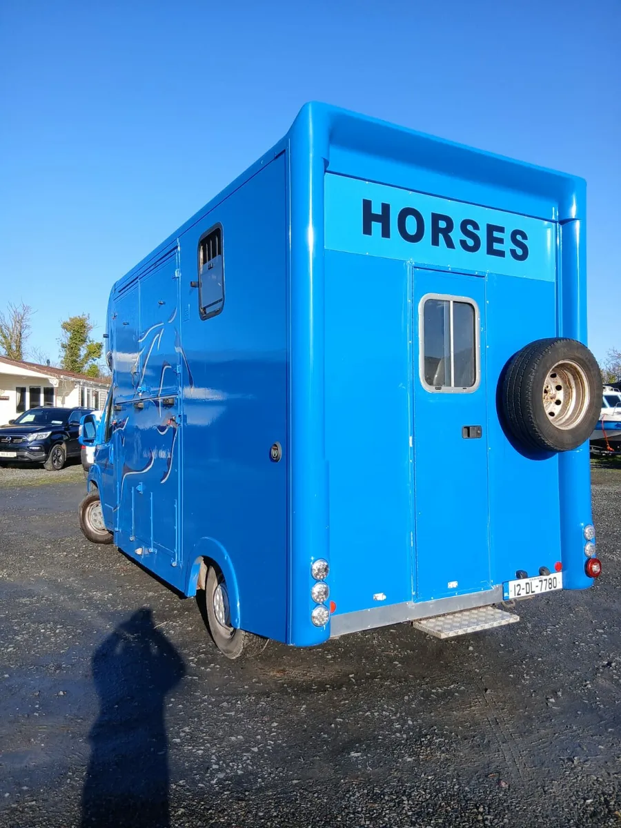 2012 Peugeot boxer 2 stall horse van - Image 2