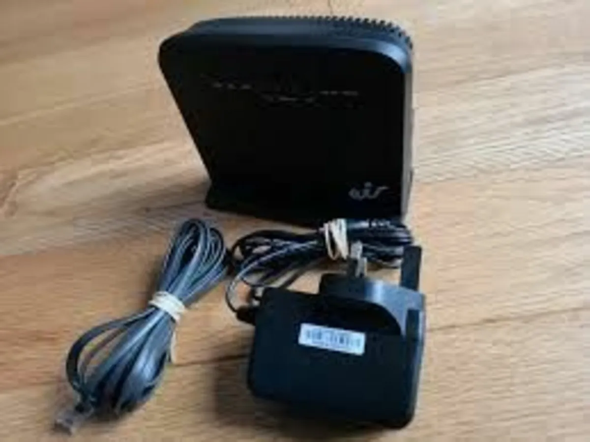 Zyxel D2000 Internet Router Modem and Accessories. - Image 1