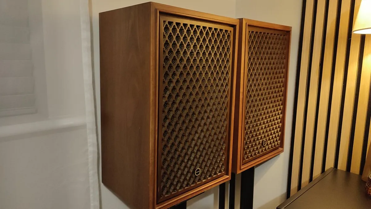 SANSUI SP-50 speakers. VGC. Recaped. With stands. - Image 4
