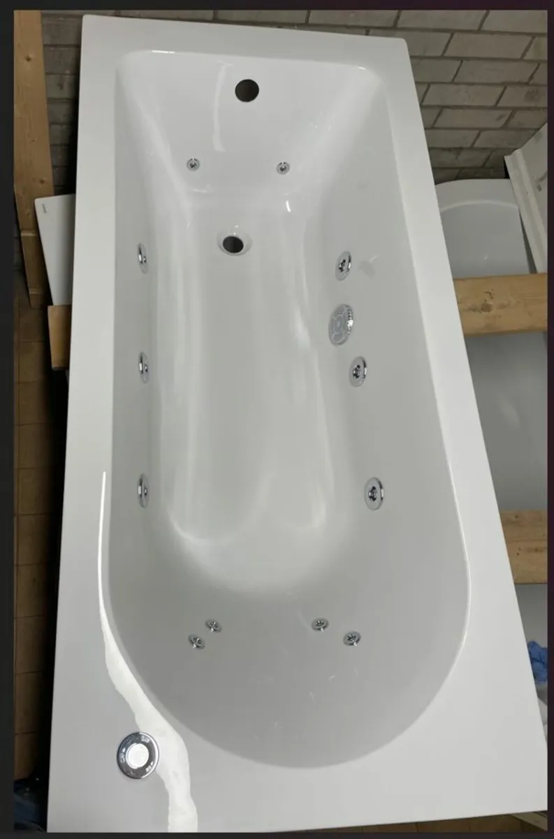 Bathshack - Jacuzzi Bath Deal - WAS €2079!! - Image 1