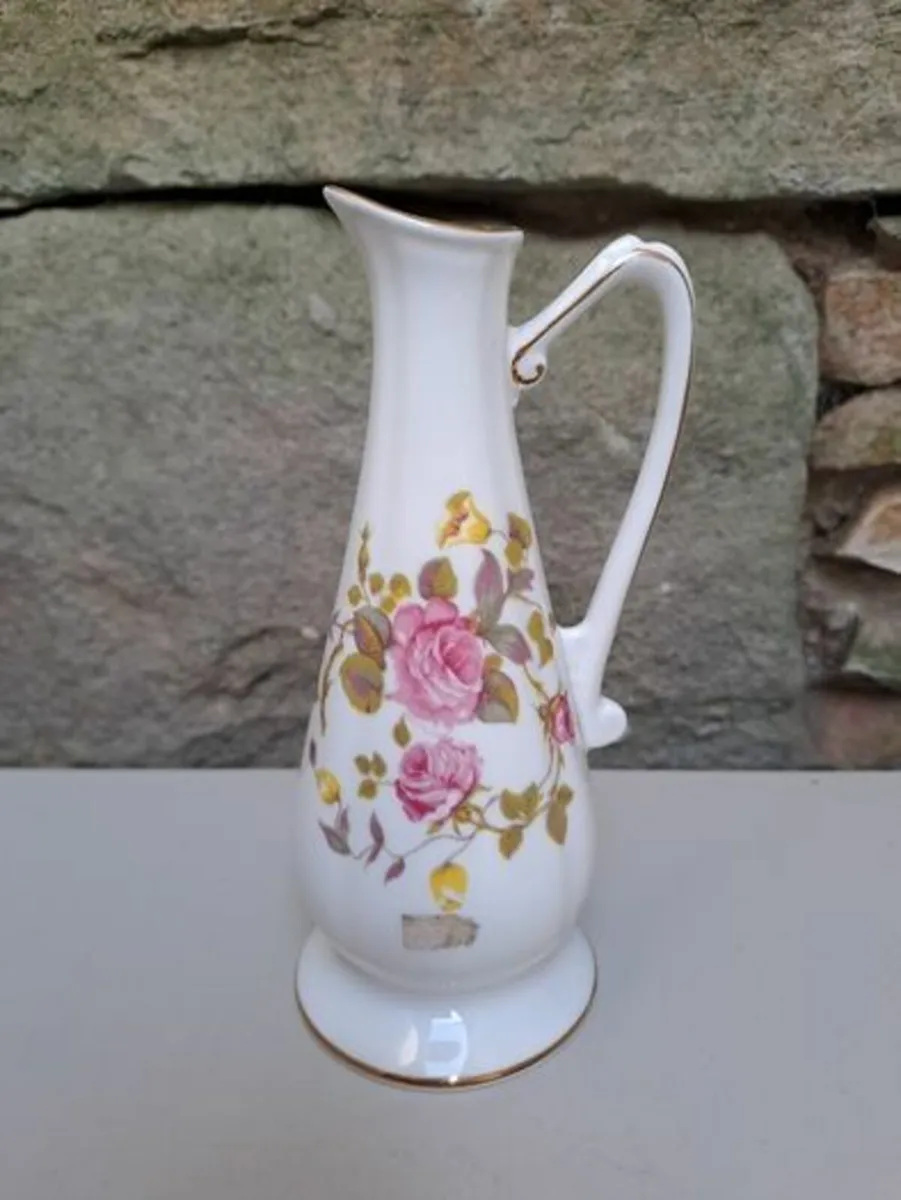 Royal Tara vase - Image 2