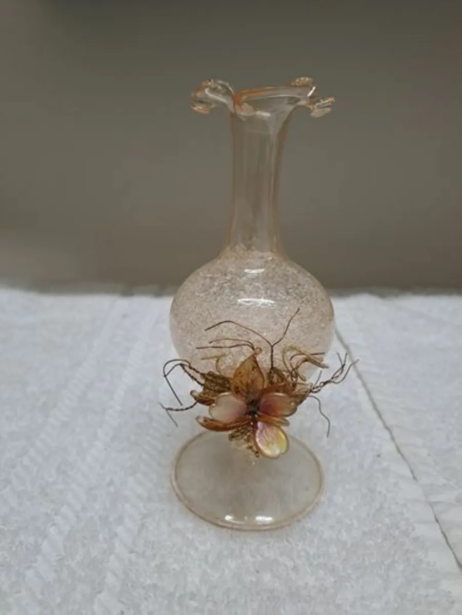 Egyptian blown glass vase - Image 1