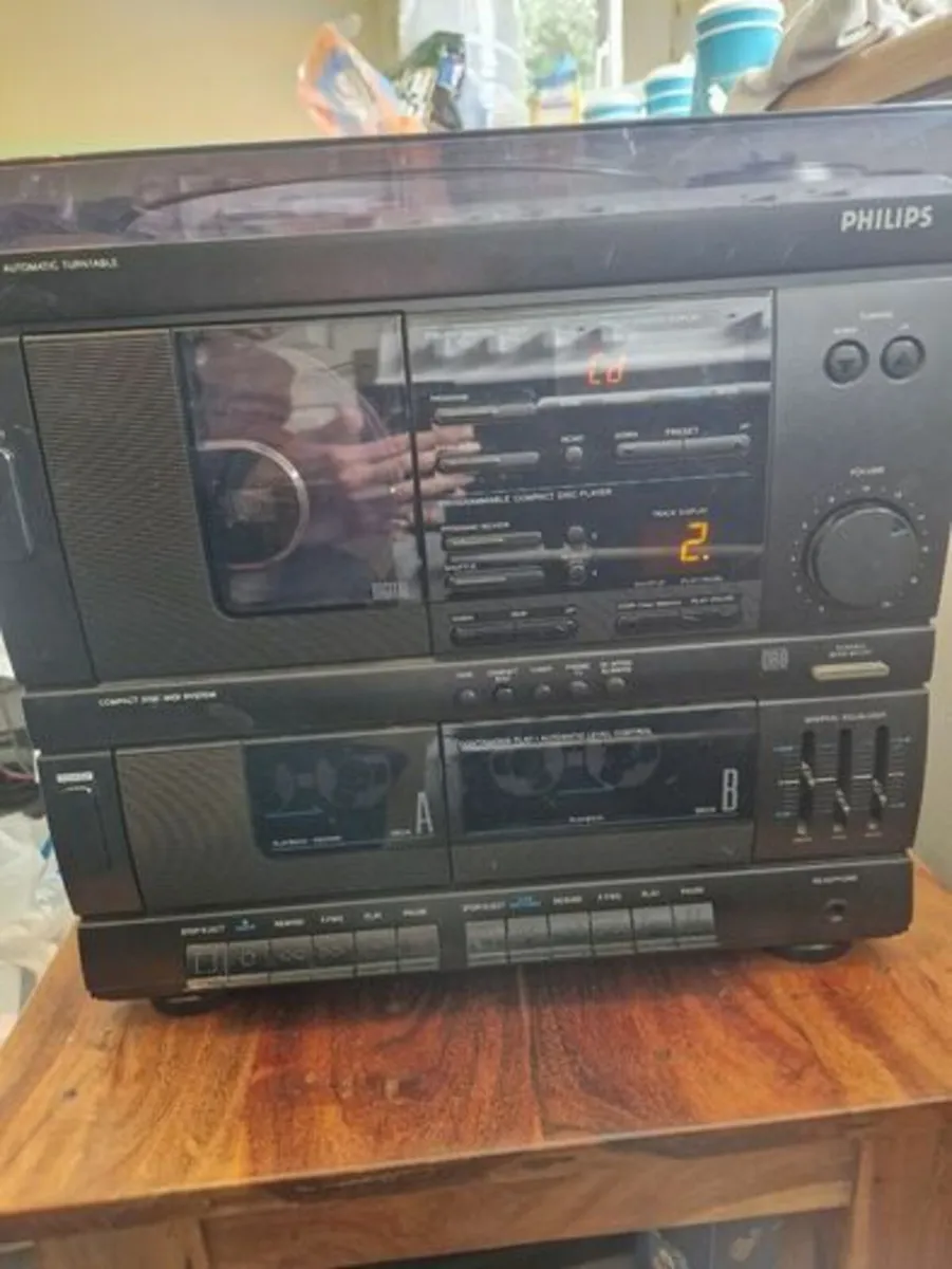 Philips FCD 19530 HIFI Stereo Music Centre - Image 1